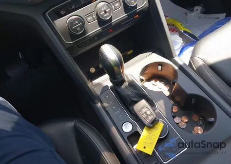 2019 Volkswagen Atlas 3.6L V6 Se W/Technology z USA, uszkodzony, nr VIN 1V2UR2CA3KC613656